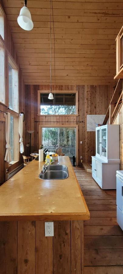 Ocean Views & Sunset Beach Cabin With Soaker Tub & Fire Pit Villa Powell River Exterior foto